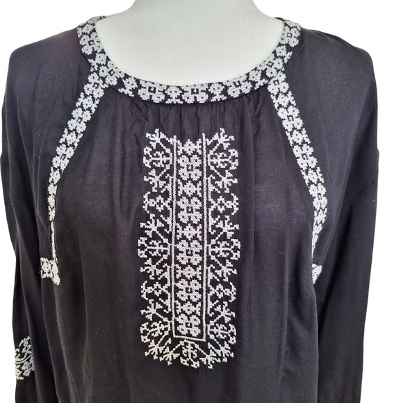 Lucky Brand Boho Black White Embroidered 3/4 Sleeve Peasant Rayon Top Blouse szM - Picture 2 of 6